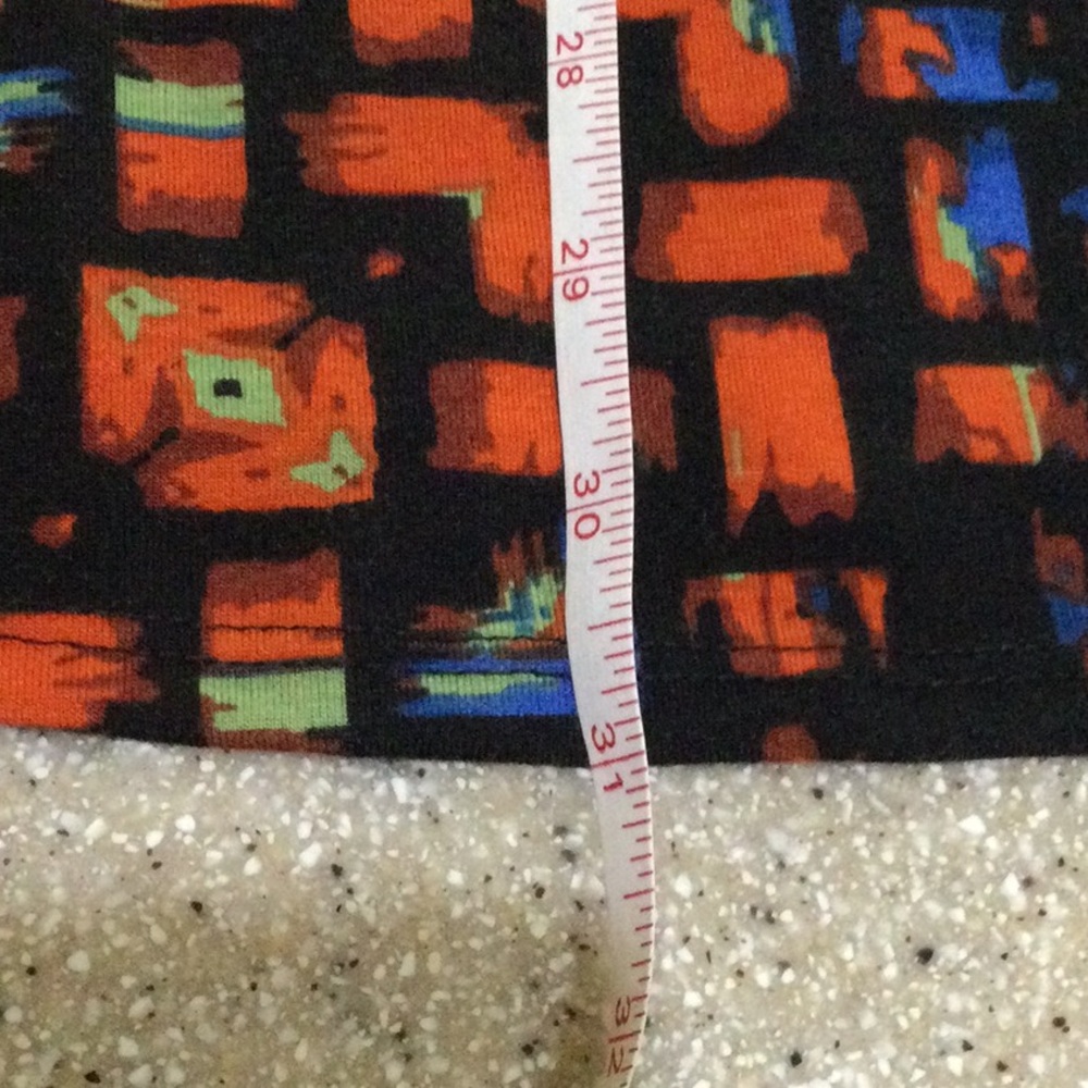 Like New - Lularoe short sleeve top. Size M. - Picture 6 of 7